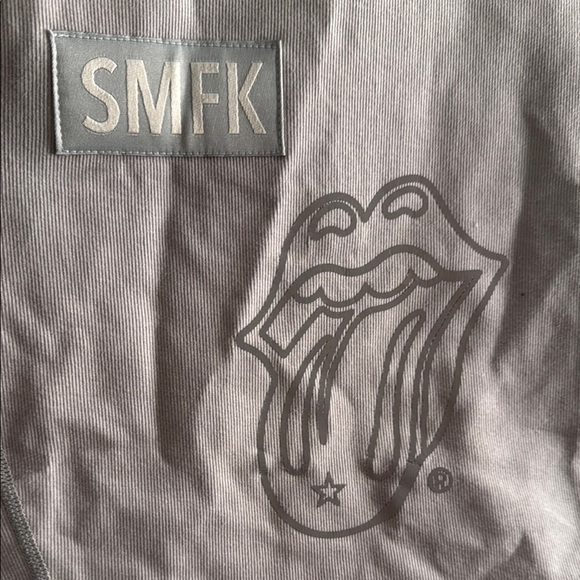 SMFK Gray Graphic Reflective Crop Top - Picture 2 of 3